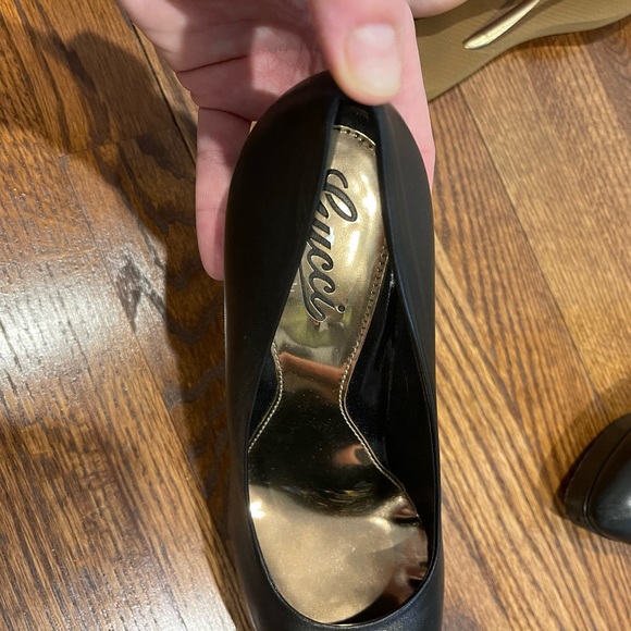 Gucci Nero Pumps - Like New! Size 38, approx 4 in high - Picture 10 of 10